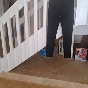 Theory Black Ponte Skinny Pants sz0 Like New Condition . 2Zipper pockets front